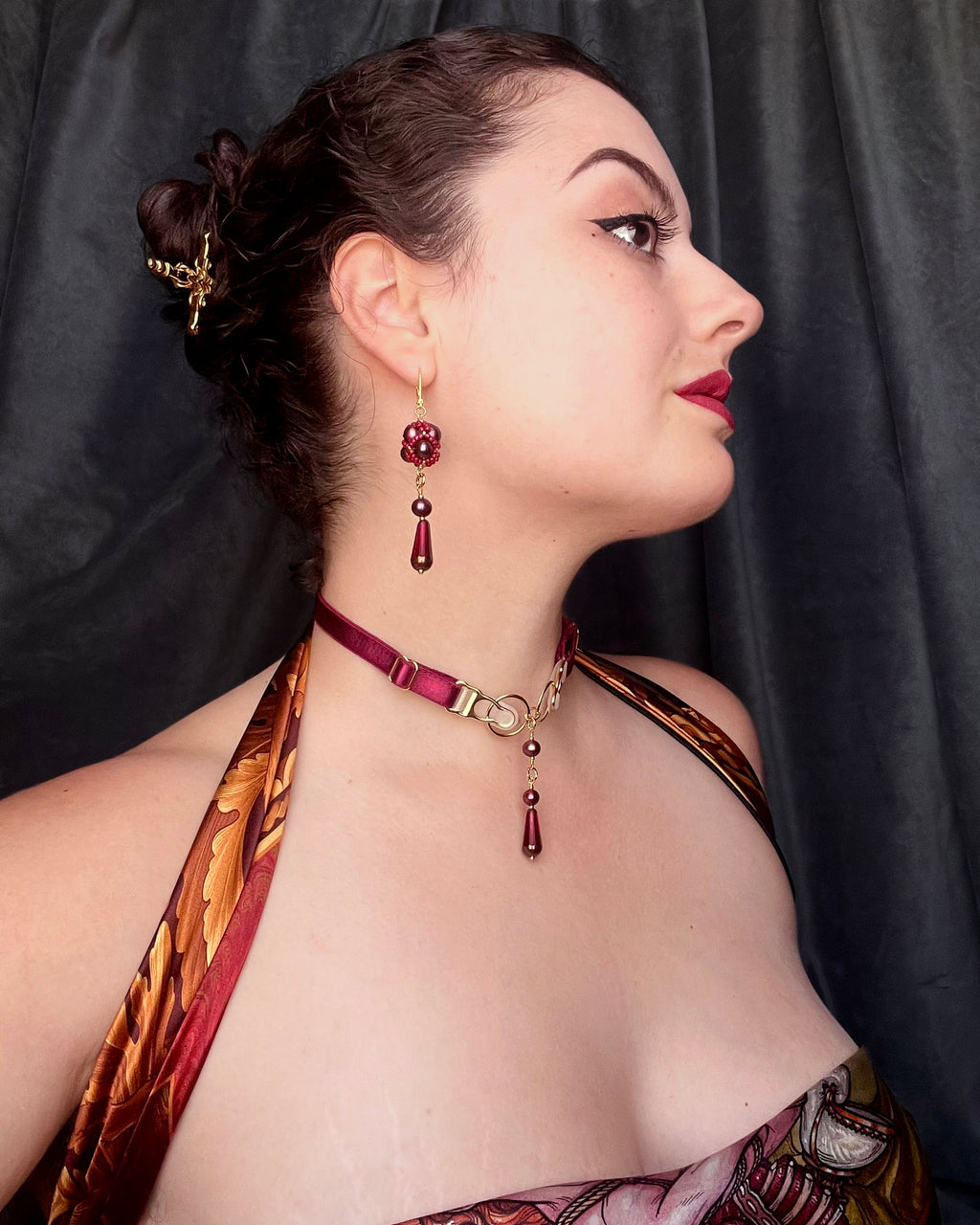 Garter Choker with Droplet Pendant - Cranberry