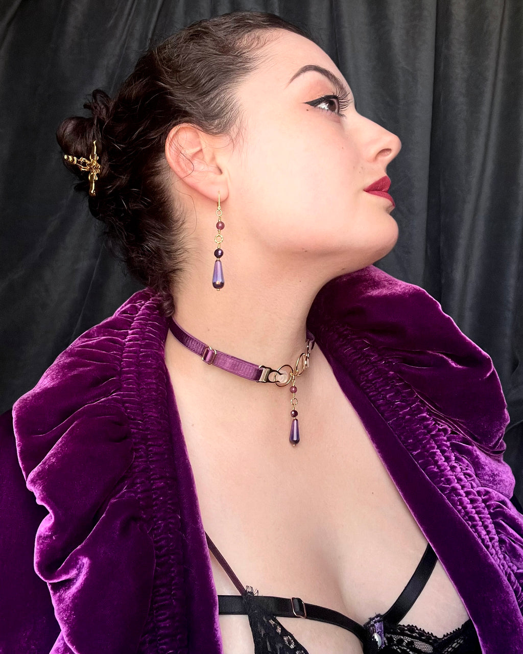 Garter Choker with Droplet Pendant - Plum