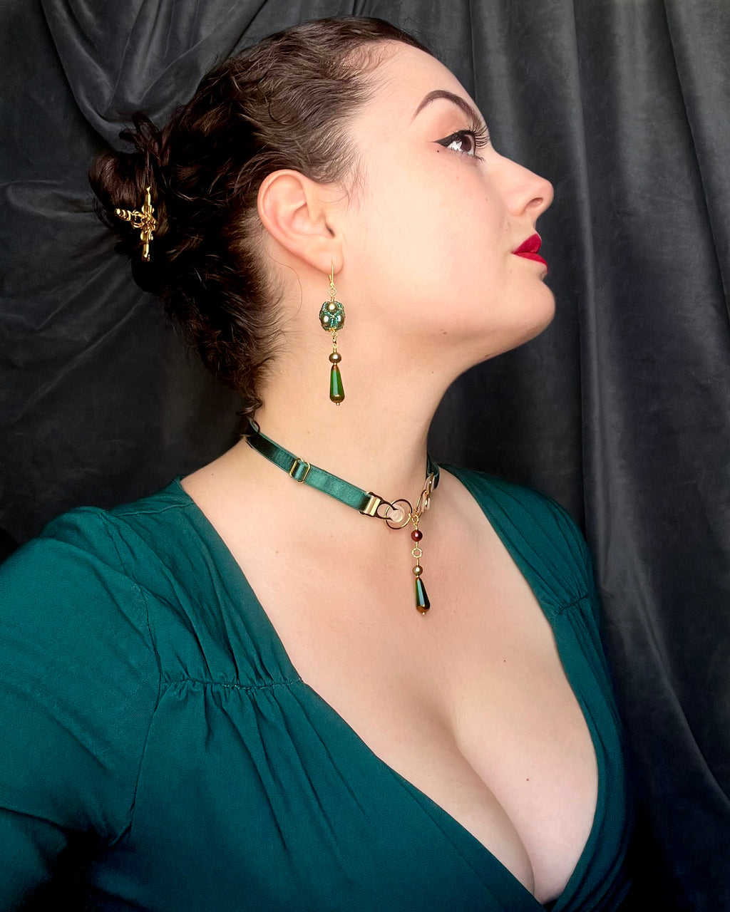 Garter Choker with Droplet Pendant - Teal