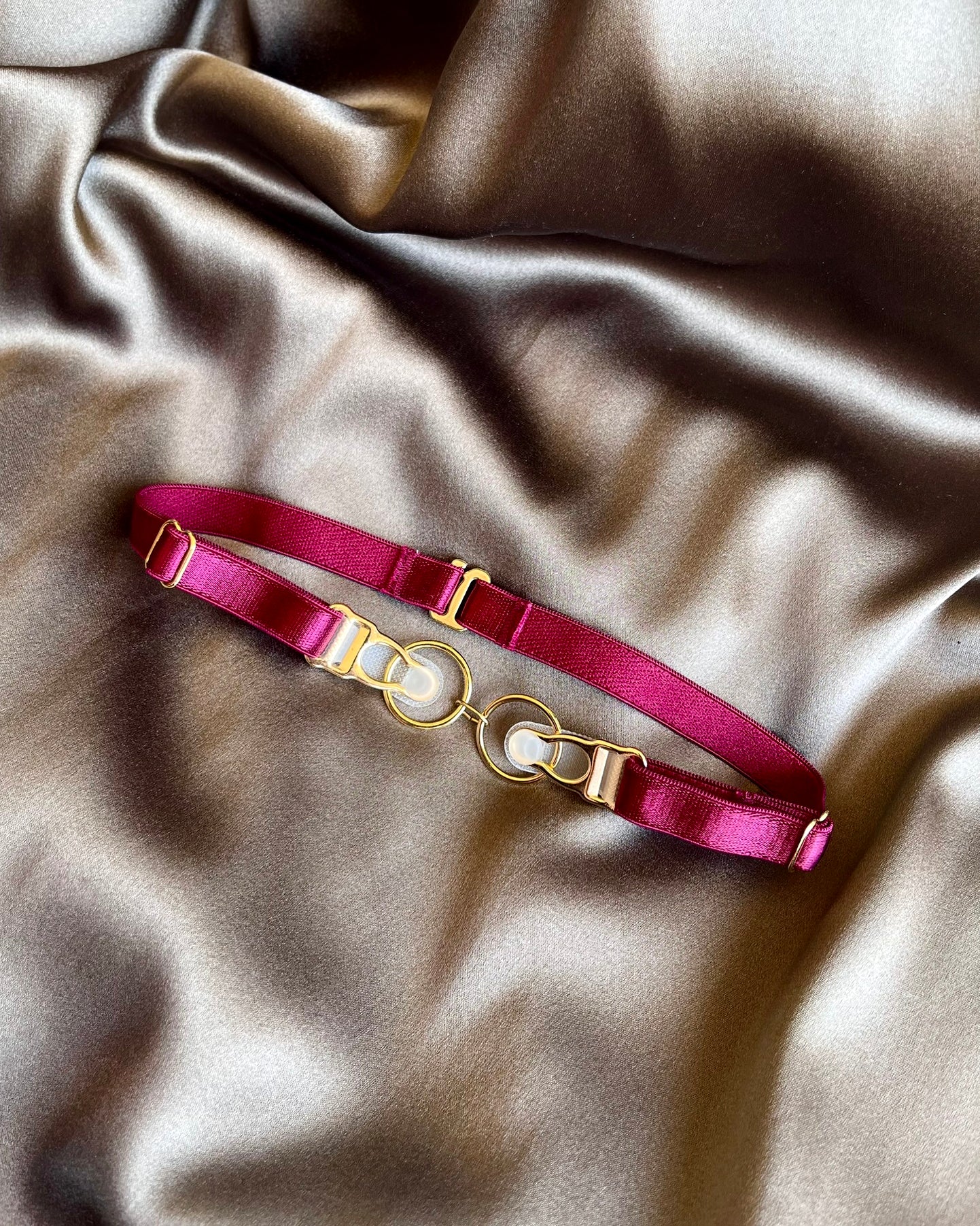 Garter Choker - Cranberry